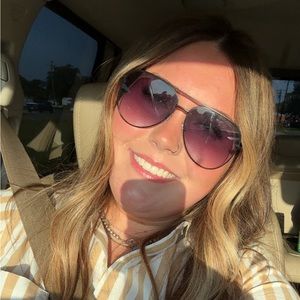 Meet your Posher, Madison